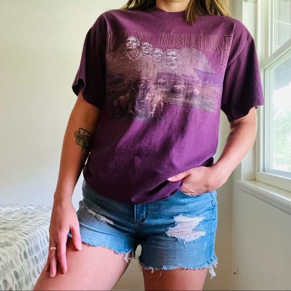 Vintage Tops - National Park Mount Rushmore Graphic Tee